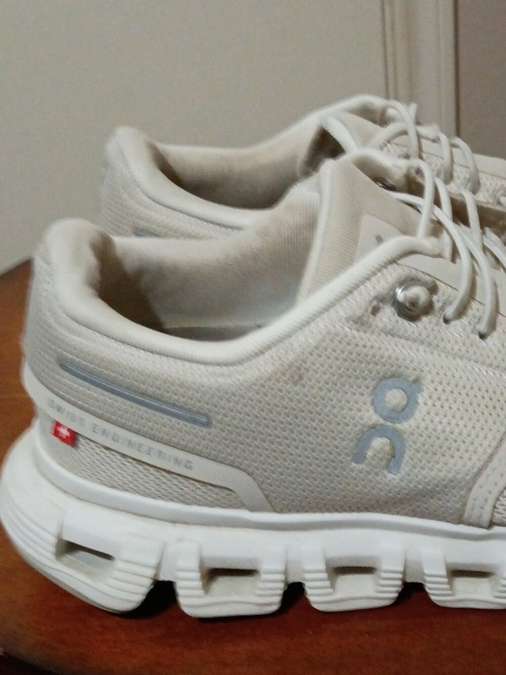 On Cloud 6 Women's U.S. Size 5 Pearl White Running Sneakers - 3WF10060755 - Picture 4 of 13